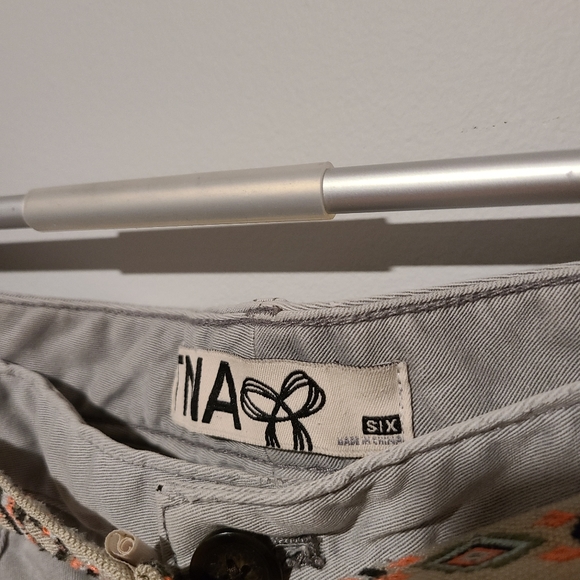 Aritzia TNA Shorts with belt - Picture 5 of 6